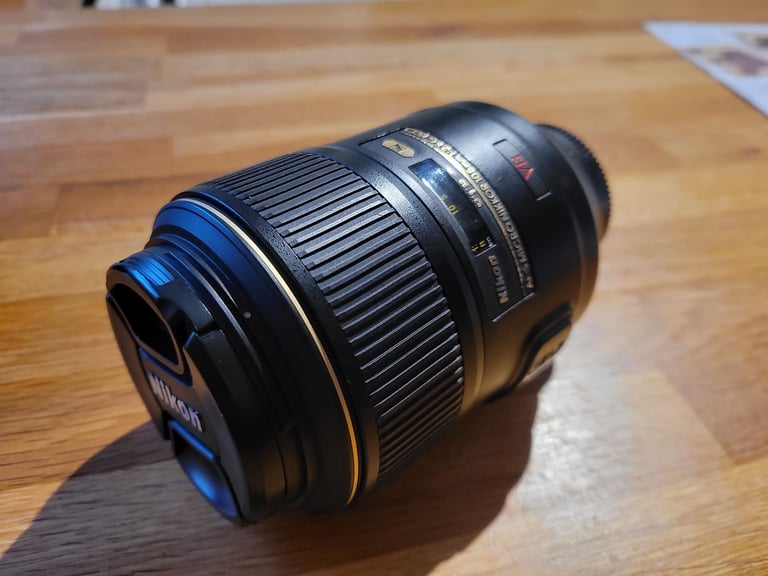 Nikon AF-S VR Micro-Nikkor 105mm F/2.8G DSLR camera lens