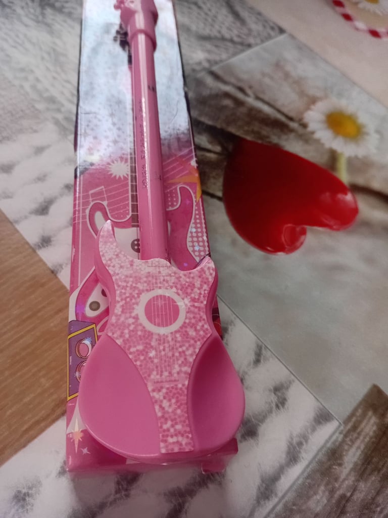 image for GIFT,NEW PINK GUITAR 🎸 BIRO PEN