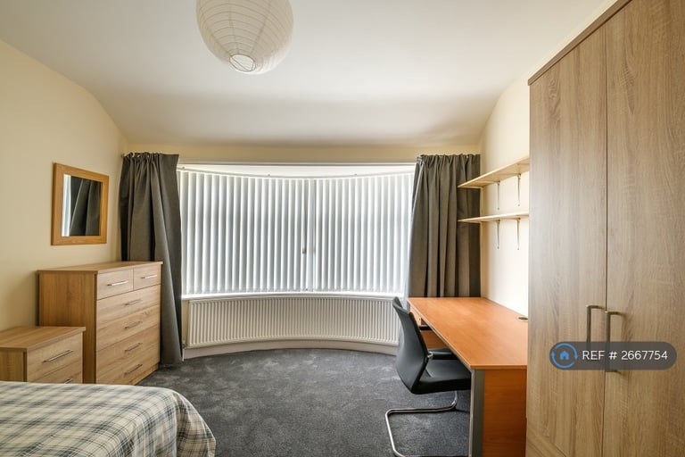 4 bedroom house in Colgate Crescent, Manchester, M14 (4 bed) (#2667754)