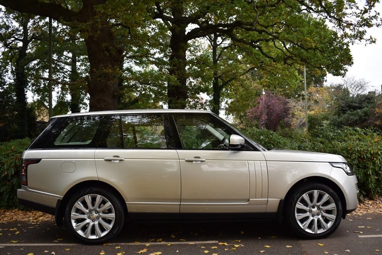 2014 Land Rover Range Rover V8 AUTOBIOGRAPHY+11 Services carried out! Estate Petrol Automatic