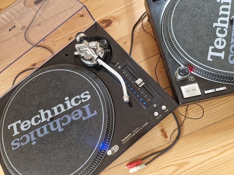 Technics SL-1210 M5G PAIR with lids & original boxes VERY RARE
