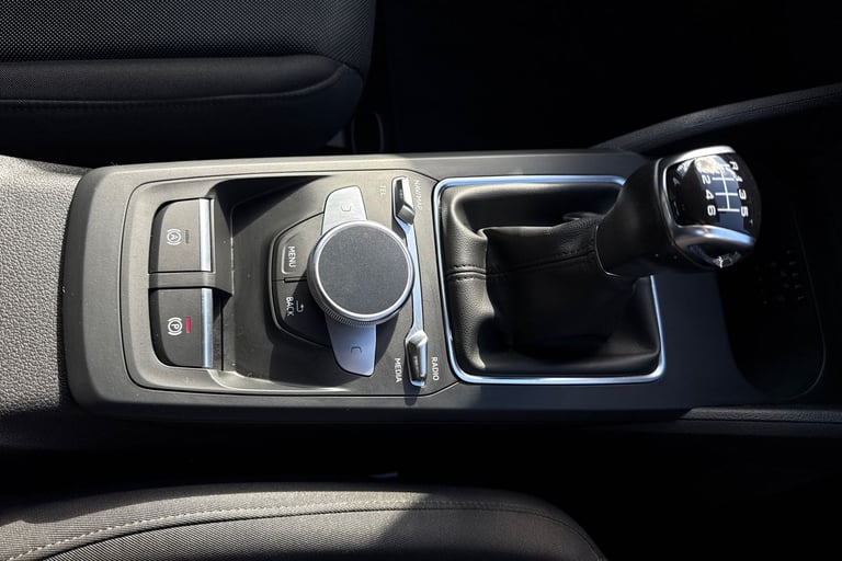2021 Audi Q2 Technik 30 TFSI  110 PS 6-speed SUV PETROL Manual