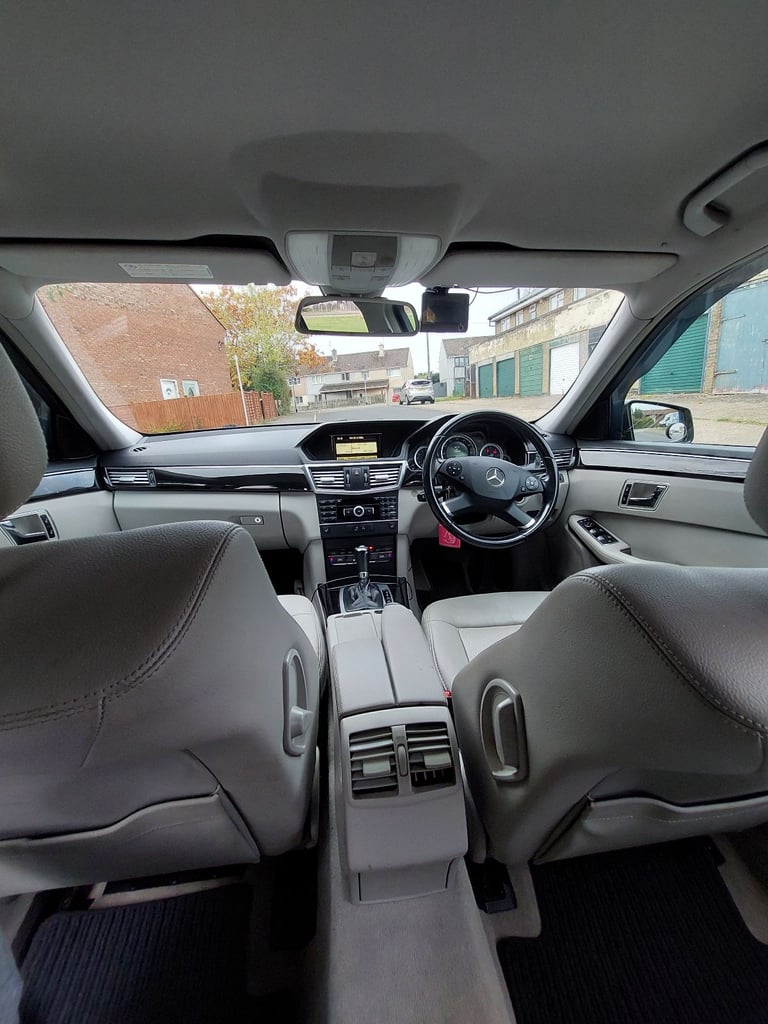 Mercedes-Benz, E CLASS, Saloon, 2011, Semi-Auto, 2143 (cc), 4 doors