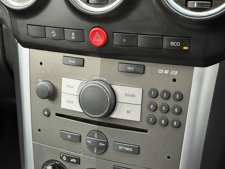 2015 Vauxhall Antara 2.2 CDTi Exclusiv 2WD Euro 5 (s/s) 5dr HATCHBACK Diesel Manual