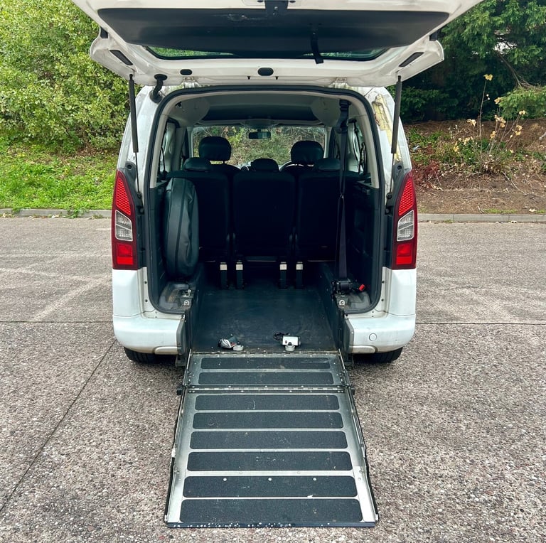 2015 Peugeot Partner Tepee 1.6 e-HDi 92 S 5dr EGC MPV Diesel Automatic