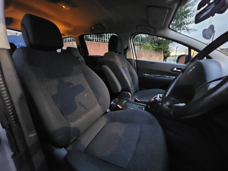 2013 Peugeot 5008 1.6 HDi 115 Active 5dr MPV Diesel Manual