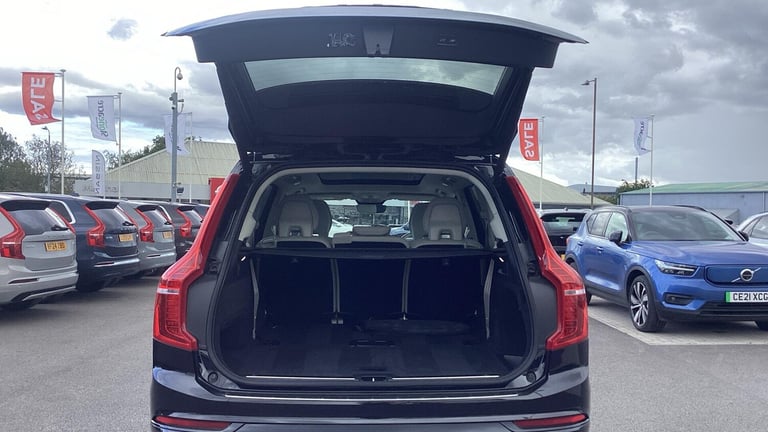 2022 Volvo XC90 Plus Dark B5 (235 hp) ESTATE Diesel/Electric Hybrid Automatic