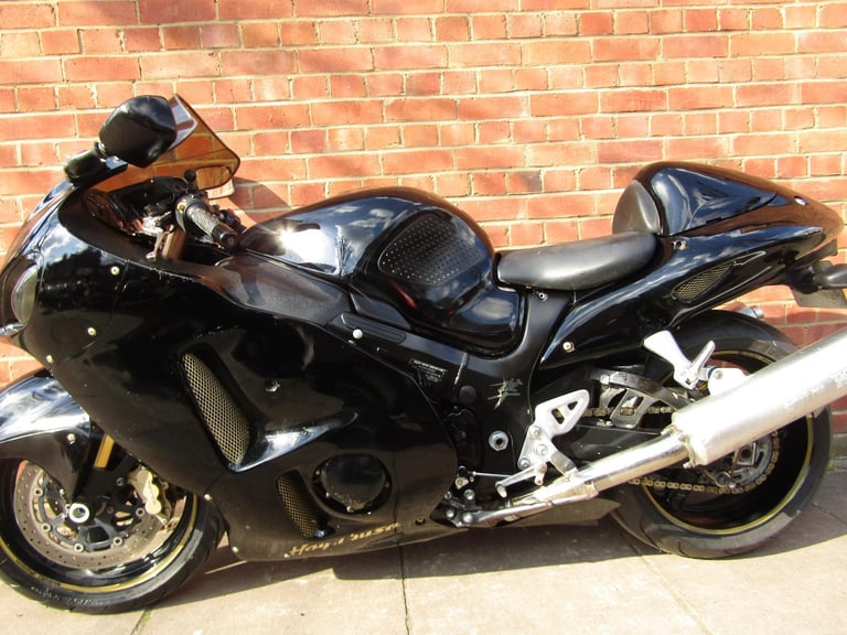 SUZUKI GSX1300 HAYABUSA * VERY LOW MILES 11000 *2 FORMER KEEPERS* WOW *