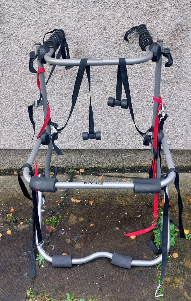 image for Halfords 3-Bike Car Rear Mounted Bike Rack