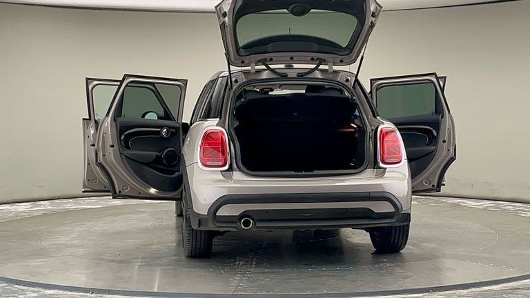 2024 MINI Hatch 5-Door Hatch Cooper Classic Hatchback Petrol Automatic