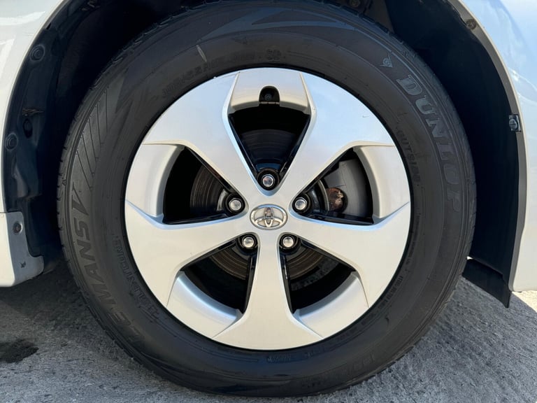 2012 Toyota Prius 1.8 VVTi Excel 5dr  Hatchback Petrol/Electric Hybrid Automatic