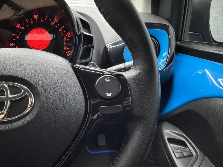 2016 Toyota AYGO 1.0 VVT-i x-cite x-shift Euro 6 5dr HATCHBACK Petrol Automatic