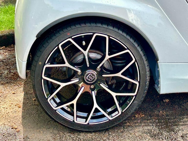 SMART FORTWO 1.0*BRABUS Xclusive*Glassroof-BT-HPIclear-PAS**Rare PocketRocket**