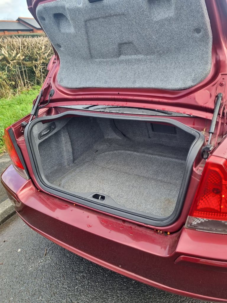 Volvo S60 Sport 2005 2.4L Diesel AUTOMATIC 