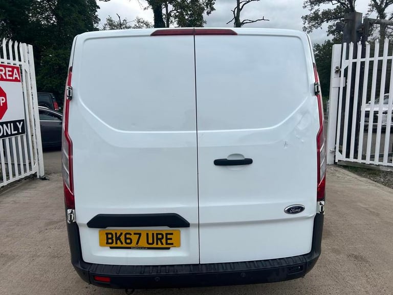 2018 Ford Transit Custom 2.0 TDCi 105ps Low Roof Van PANEL VAN DIESEL Manual