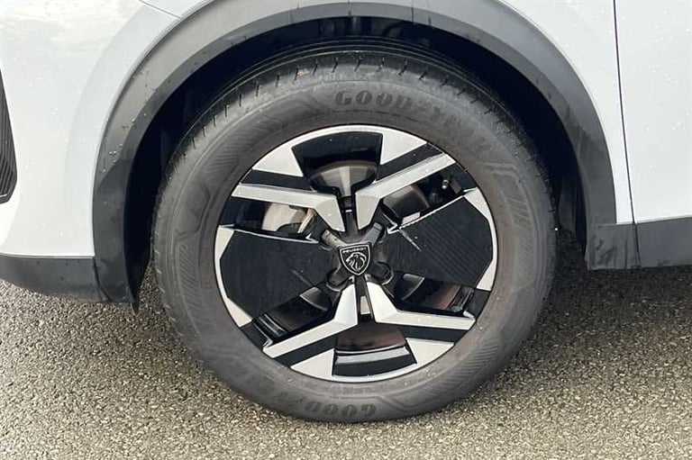 2024 Peugeot 2008 1.2 PureTech 130 Allure 5dr HATCHBACK PETROL Manual