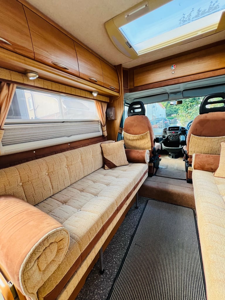 Autocrusie starburst 2005 motorhome