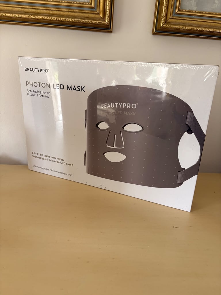BeautyPro / Beauty Devices PHOTON LED LIGHT THERAPY FACIAL MASK  New & Sealed RRP £195 Christmas 