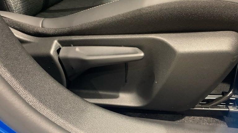 2024 Peugeot 208 1.2 HYBRID Allure Hatchback 5dr Petrol Hybrid e-DSC6 Euro 6 (s/s) (100 ps) Hatch...