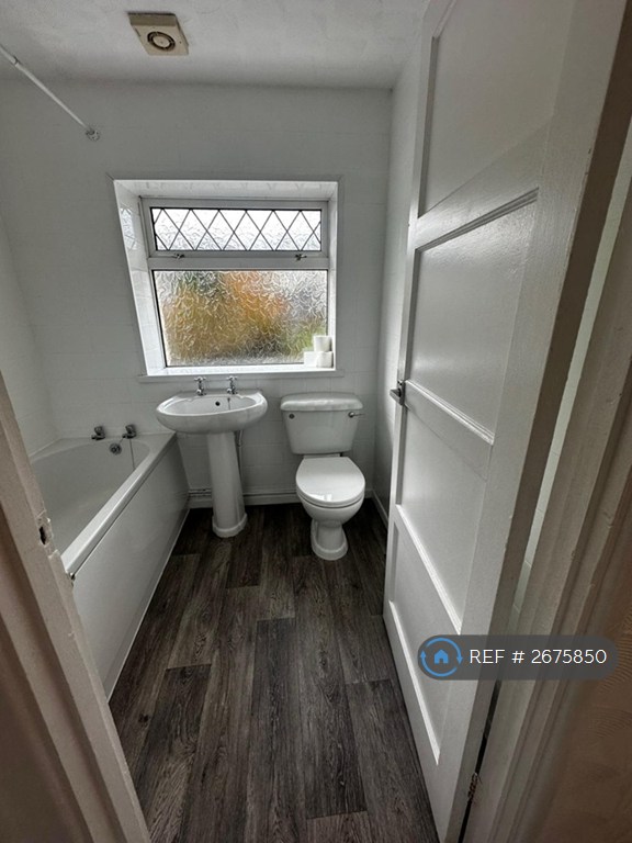 3 bedroom house in Glan 'Y Nant, Bargoed, CF81 (3 bed) (#2675850)