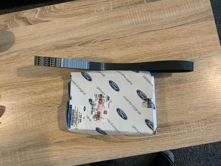 Genuine Drive/Auxiliary belt for Ford Fiesta MK7