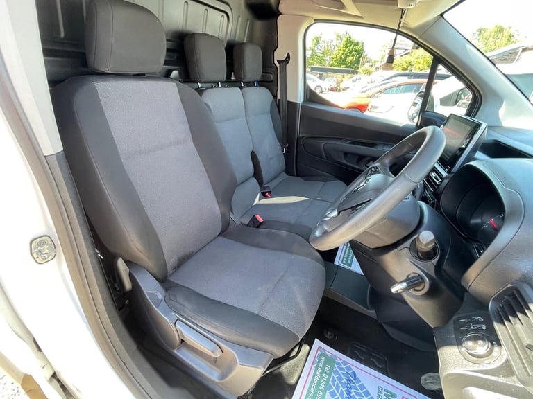 2020 Vauxhall Combo 1.5 Turbo D 2300 Sportive L2 H1 Euro 6 4dr PANEL VAN Diesel Manual