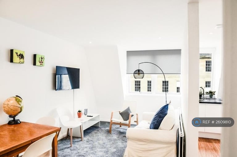 2 bedroom flat in Fettes Row, Edinburgh, EH3 (2 bed) (#2609810)