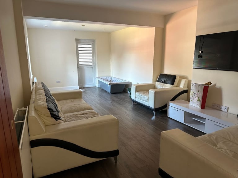 image for 4 BEDROOM SEMI DETACHED HOUSE IN NORTH HARROW FURNISHED NEAR TO THE STATION 