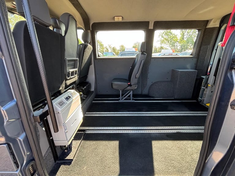 RENAULT MASTER WAV WHEELCHAIR ACCESSIBLE VEHICLE 2.3 FWD SL28 dCi 110 Business