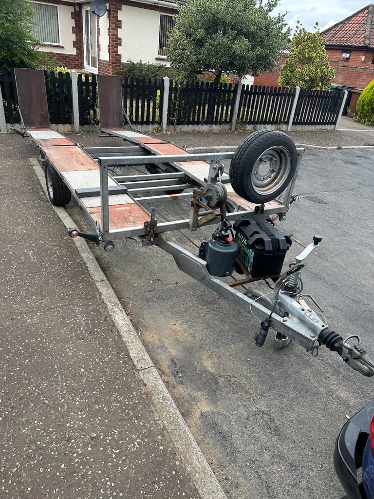 image for car trailer, hydraulic tilt bed, new pump, new tyres.