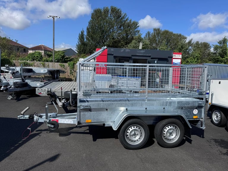 New 8,2ft x 4,3ft twin axle trailer with 60cm mesh 1300kg braked