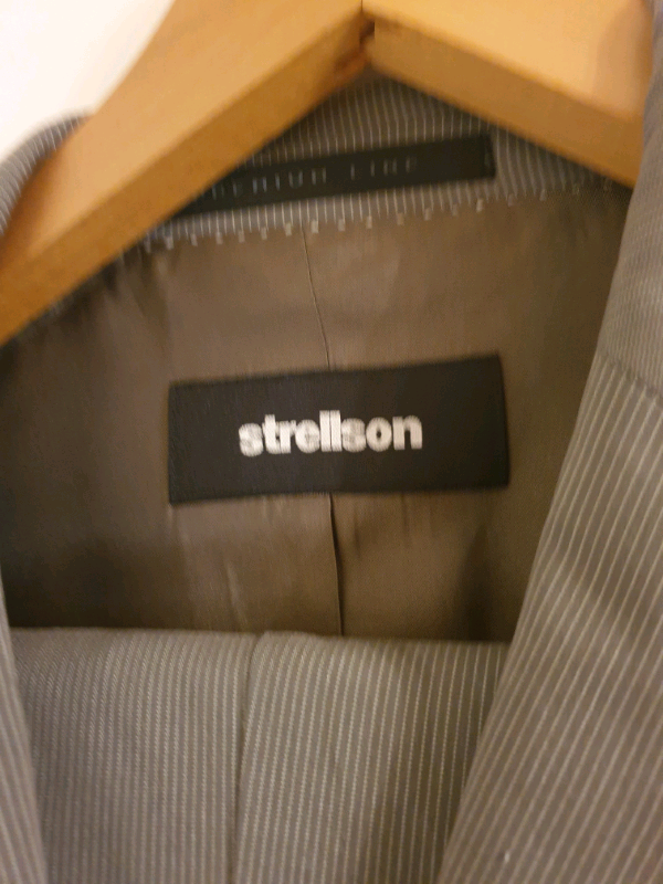 Strellson mens Premium Line Suit ,size 40 (L) .Used good condition  