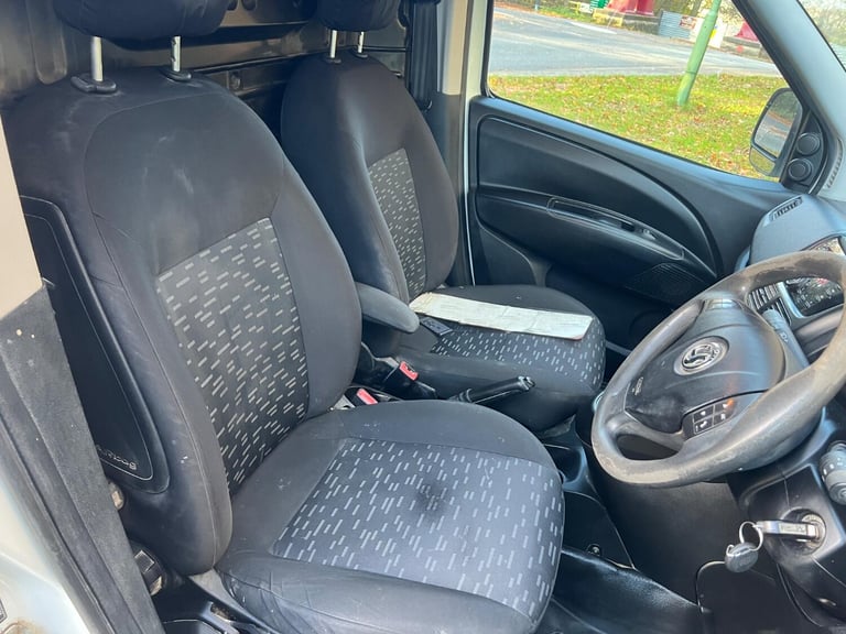 VAUXHALL COMBO 1.6 CDTi 2300 16v White Auto Diesel 2016