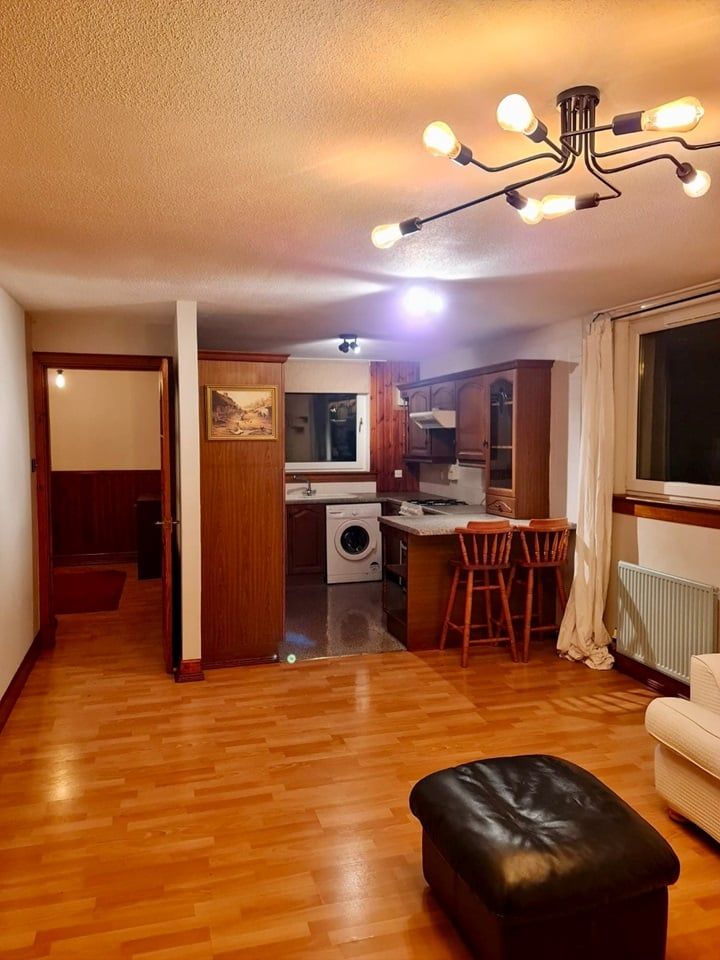 Charming City Centre Two-Bedroom Flat Maisonette with Private Garden & Main Door Access