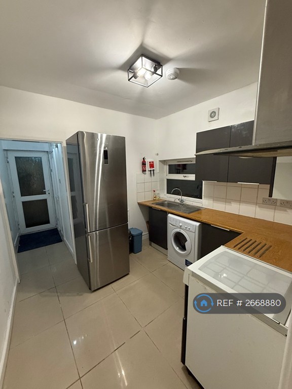 2 bedroom flat in Newport, Newport, NP20 (2 bed) (#2668880)