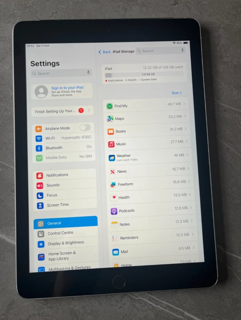 Apple iPad 6th Gen 9.7inch; 2018, A1954 128GB (Black/Silver) Wi-Fi and Cellular 