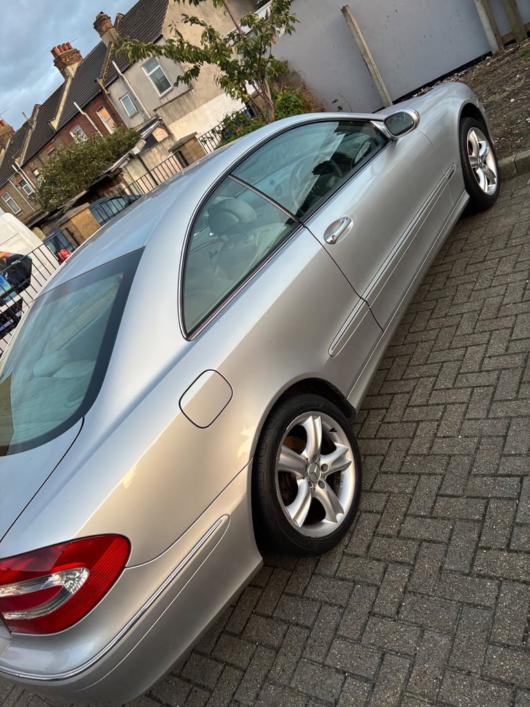 Mercedes-Benz, CLK, Coupe, 2004, Semi-Auto, 3199 (cc), 2 doors