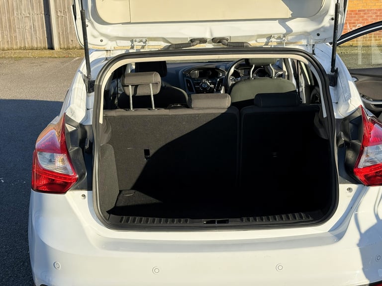 Ford, FOCUS, Hatchback, 2013, Semi-Auto, 1596 (cc), 5 doors
