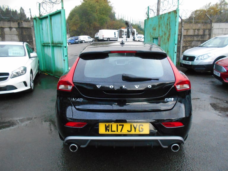 2017 Volvo V40 D2 [120] R DESIGN Nav Plus 5dr HATCHBACK Diesel Manual