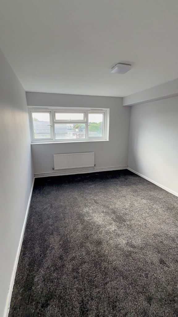 2 bedroom flat 