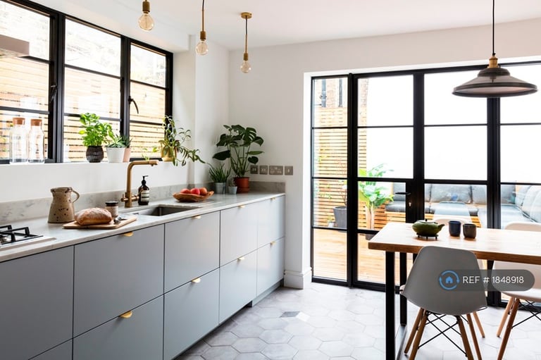 image for 3 bedroom house in Trafalgar Street, London, SE17 (3 bed) (#1848918)