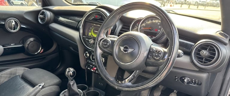 2014 MINI Hatch 1.5 Cooper D 3dr ++ CHILI PK / MEDIA XL / BLACK PK / 20 TAX / ULEZ ++ HATCHBACK D...