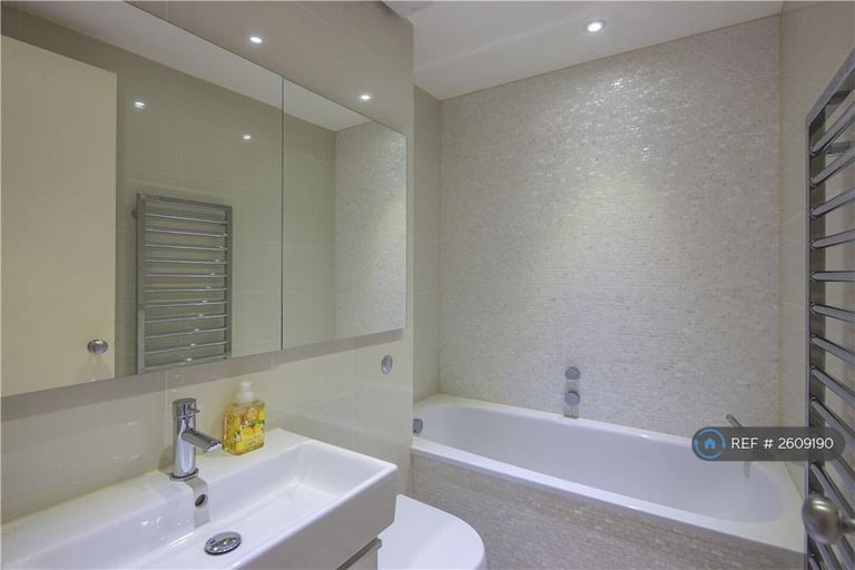 3 bedroom house in De Vere Cottages, London, W8 (3 bed) (#2609190)