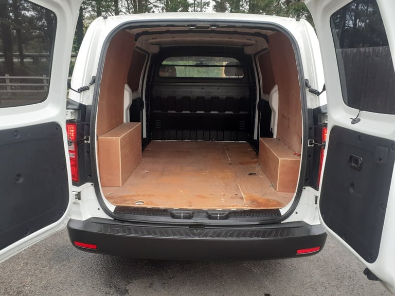 2019 Hyundai Iload 2.5 CRDi 116ps SE Van [6] EX POLICE PANEL VAN Diesel Manual