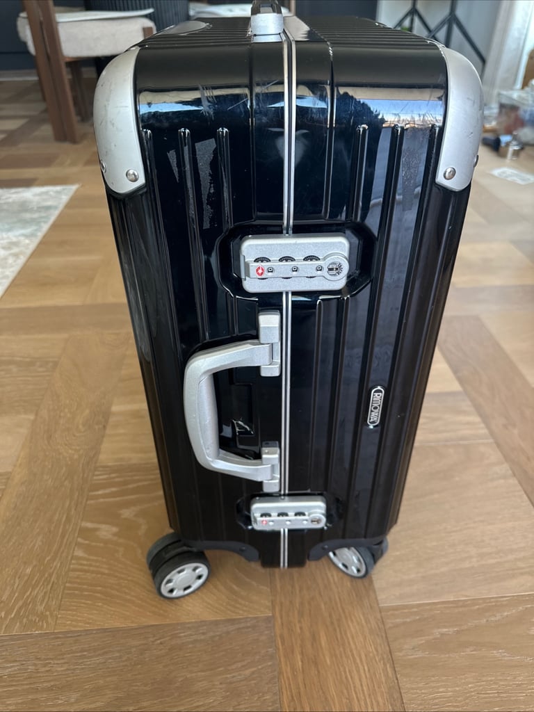 RIMOWA 