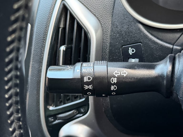 2013 Hyundai ix35 1.7 CRDi Premium SUV 5dr Diesel Manual Euro 5 (s/s) (115 ps)