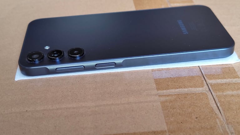 Samsung Galaxy A15 5G (SM-A156B/DSN), 4GB RAM, 128GB Storage, Android 15 - Boxed Ex. Condition