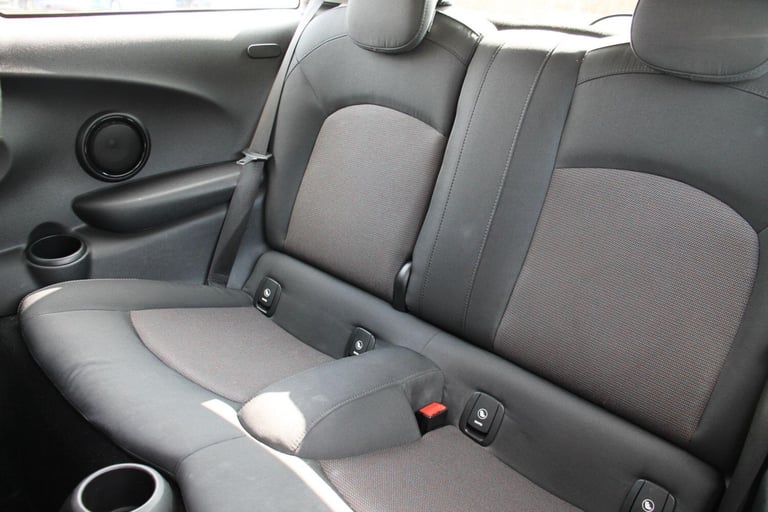 2015 MINI Hatch 1.5 Cooper Euro 6 (s/s) 3dr HATCHBACK Petrol Manual