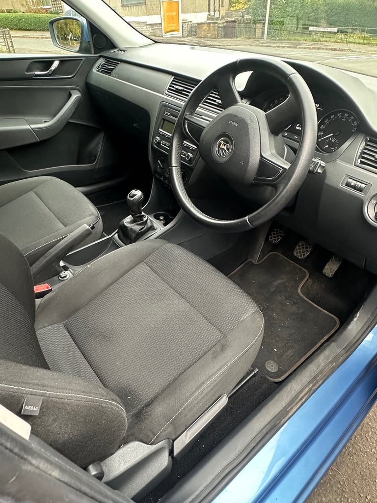 Skoda, RAPID, Hatchback, 2013, Manual, 1598 (cc), 5 doors