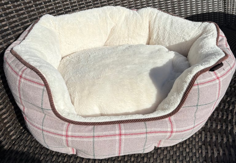Wainwright dog bed medium